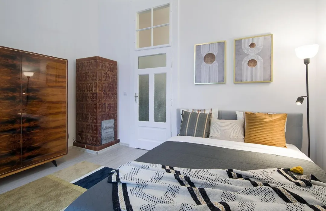Wawelove Pilsudskiego - 3 Bedroom Apt. With Balcony And Free Parking!-1