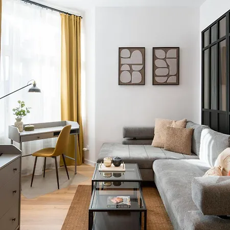 Wawelove Pilsudskiego - 3 Bedroom Apt. With Balcony And Free Parking!-3